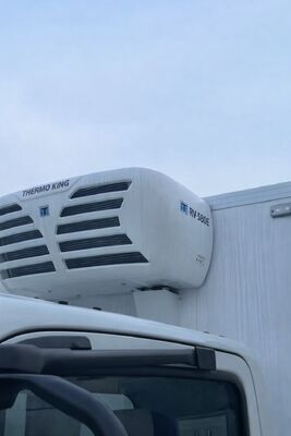 Холодильная установка Thermo King RV580E для грузовиков с питанием от постоянного тока 12В/24В, системой горячего оттаивания и легкой системой резервного питания